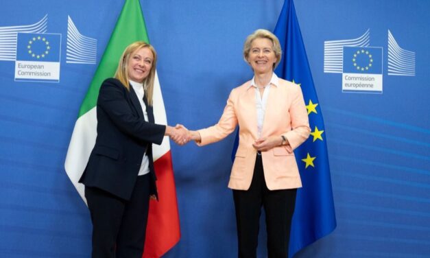 Meloni: “Lo Stato non fa niente di gratuito”. E a Bruxelles torna la paura per il debito pubblico italiano: una farsa senza fine!