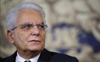 Improvvisamente Mattarella si ricorda che la nostra Costituzione pone il lavoro a fondamento della Repubblica