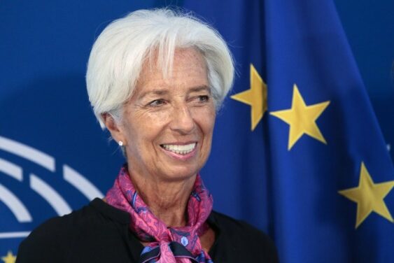 Lagarde: “Euro potrebbe diventare l’alternativa al dollaro” – Dio perdonali perché non sanno quello che dicono!